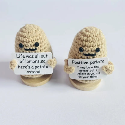 Poupée câlin pomme de terre à énergie positive – Mini ami de poche tricoté en laine, fait à la main, avec carte, cadeau de Noël amusant et décoration de chambre