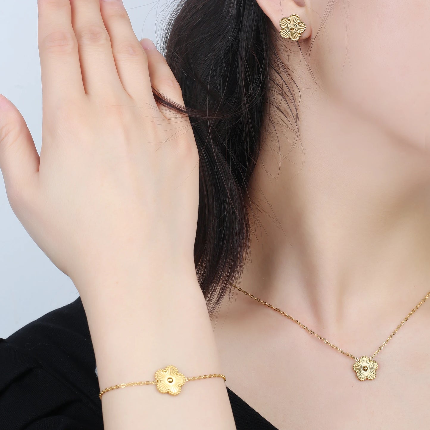 3Pcs Women’s 18K Gold Plated Five Leaf Flower Jewelry Set Clover Necklace Earrings Bracelet Party