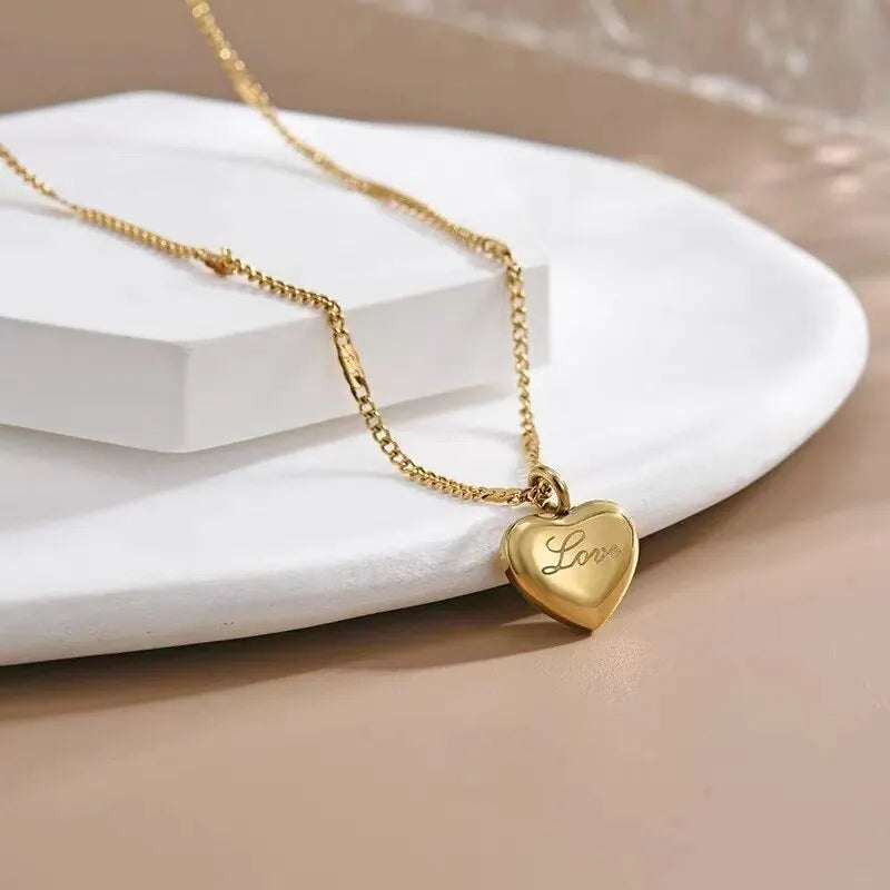 1pc Gold Color Peach Heart Necklace for Women Simple Fashion Love Engraved Collarbone Chain Holiday Gift