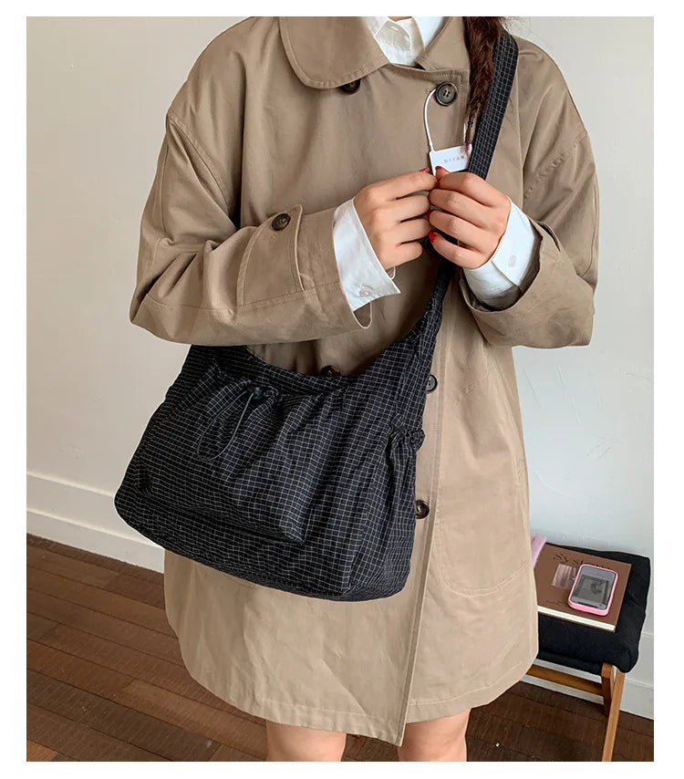 Bolso de hombro de nailon estilo coreano – Bolso tote sencillo a cuadros con cremallera y diseño de nube plisada con cordón ajustable, bandolera de moda para mujer, bolso de mano casual para el día a día