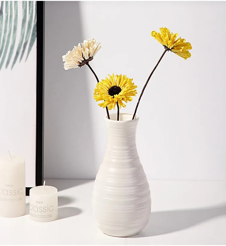 Nordic Modern Plastic Flower Vase – Minimalist Decorative Vase for Fresh Flowers & Home Décor