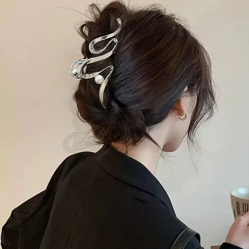 Elegant Geometric Bow Hair Claw Clip for Women – Vintage Large Metal Hair Clip Barrette Hair Accessory
