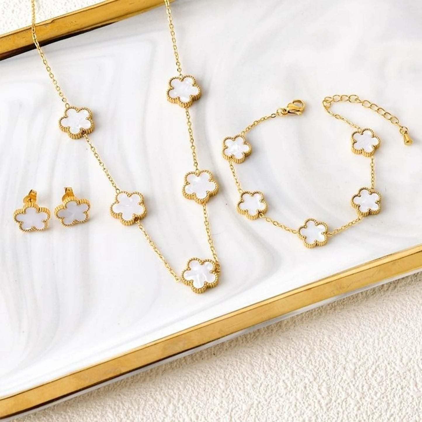 3Pcs Women’s 18K Gold Plated Five Leaf Flower Jewelry Set Clover Necklace Earrings Bracelet Party