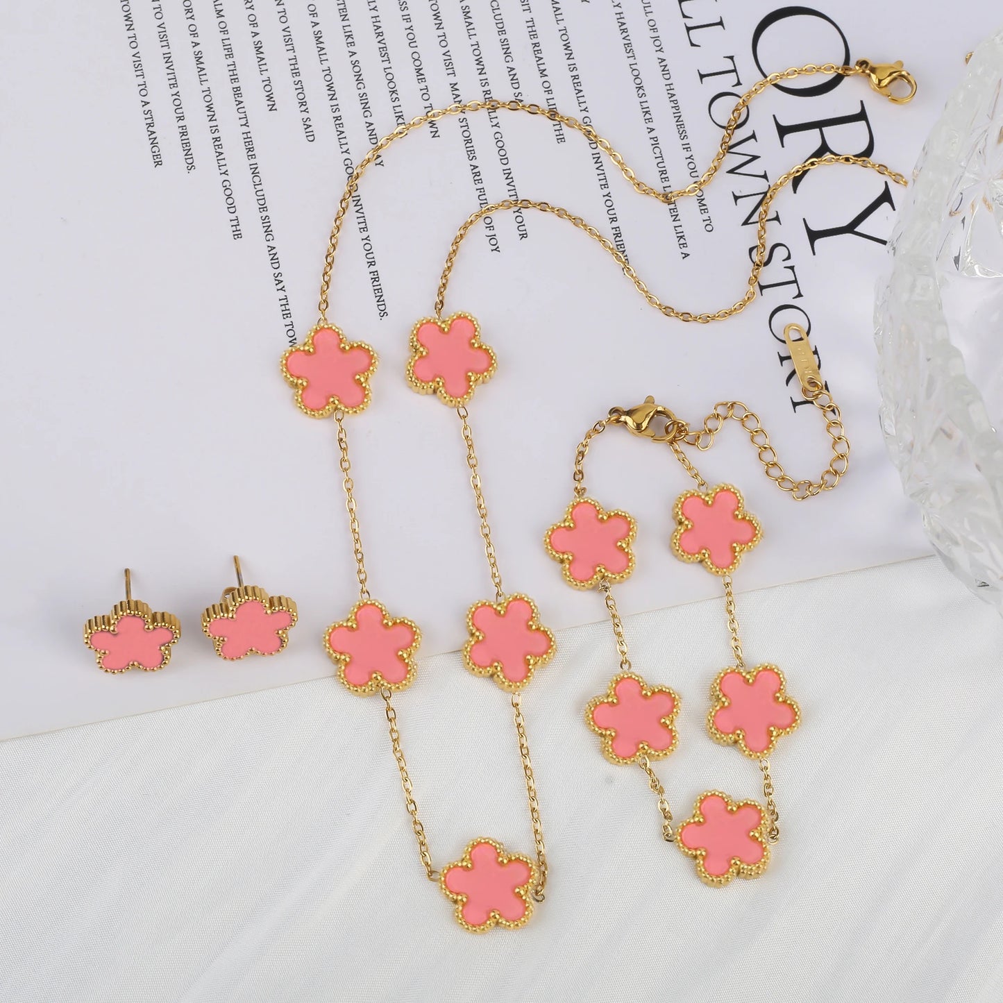 3Pcs Women’s 18K Gold Plated Five Leaf Flower Jewelry Set Clover Necklace Earrings Bracelet Party