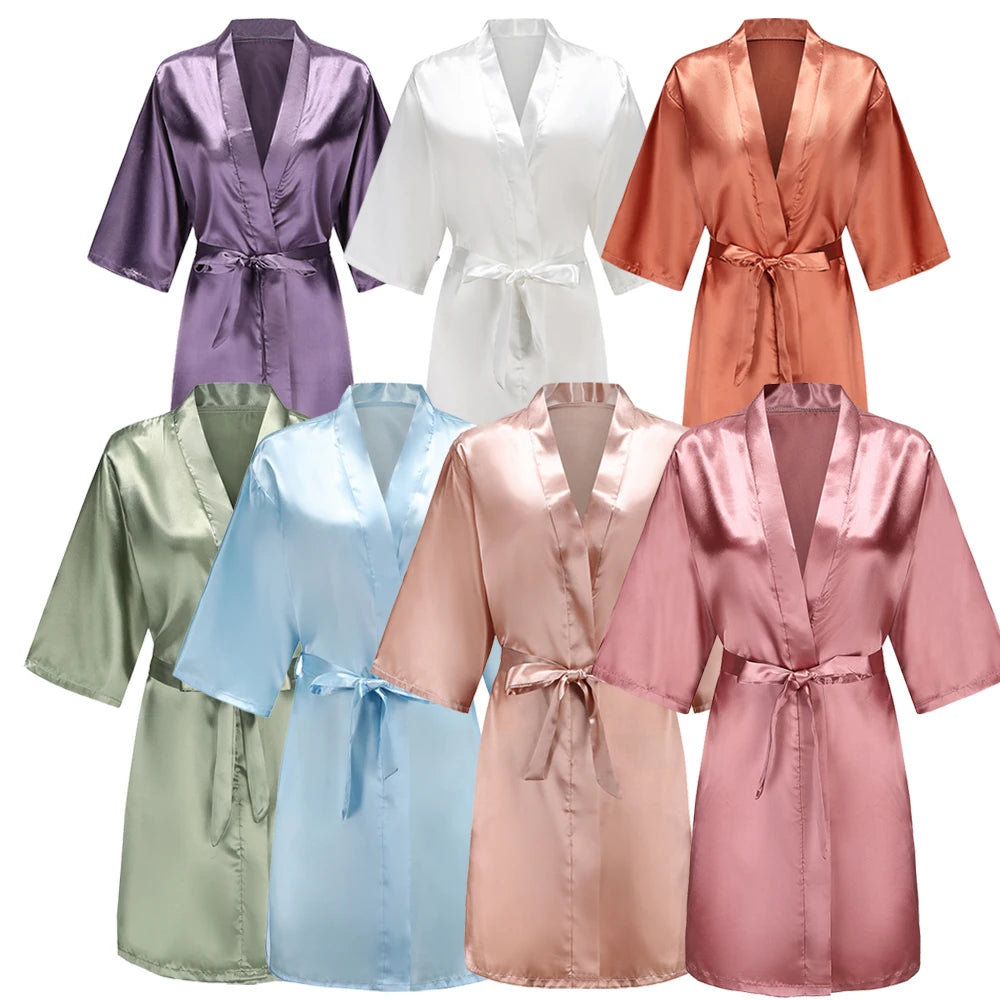 Bata de satén para mujer – Batín sedoso corto para dama de honor para la novia y fiesta de bodas | Kimono elegante para dormir