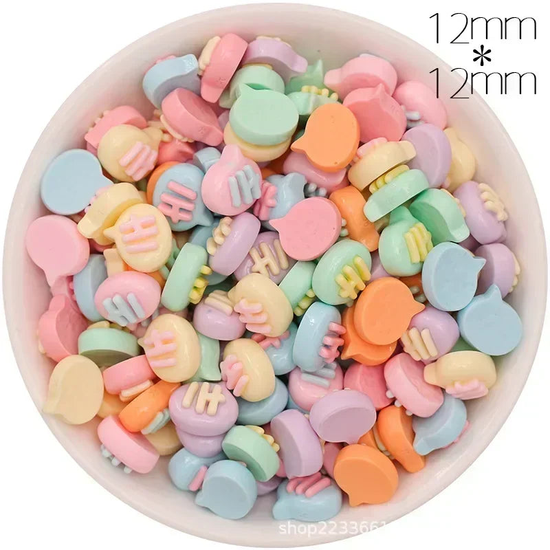 30/300pcs Mini Breloques en Résine Bonbon Fleur Amour – Mignons Accessoires de Bricolage pour Nail Art, Barrettes à Cheveux, Scrapbooking, Bijoux Faits Main et Projets Créatifs pour Enfants