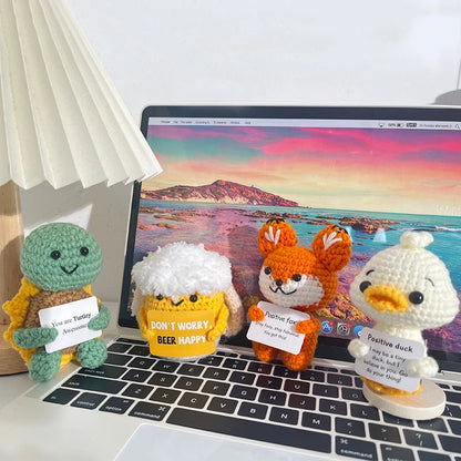 Poupée Pomme de Terre Énergétique Positive au Crochet – Figurine Mignonne en Tricot à Serrer, Artisanat Animalier Kawaii Fait Main au Crochet & Cadeau de Noël