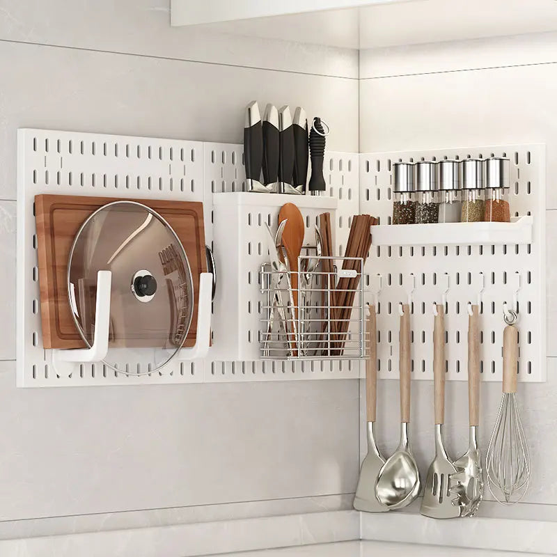 Organizador de pared de tablero perforado sin taladros – Panel de almacenamiento modular con estantes y accesorios para cocina, baño y sala de juegos
