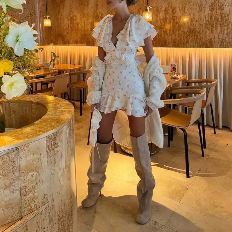 Robe mini florale à volants printemps-été 2026 pour femme – Jupe courte plissée à col en V, tenue décontractée élégante et à la mode