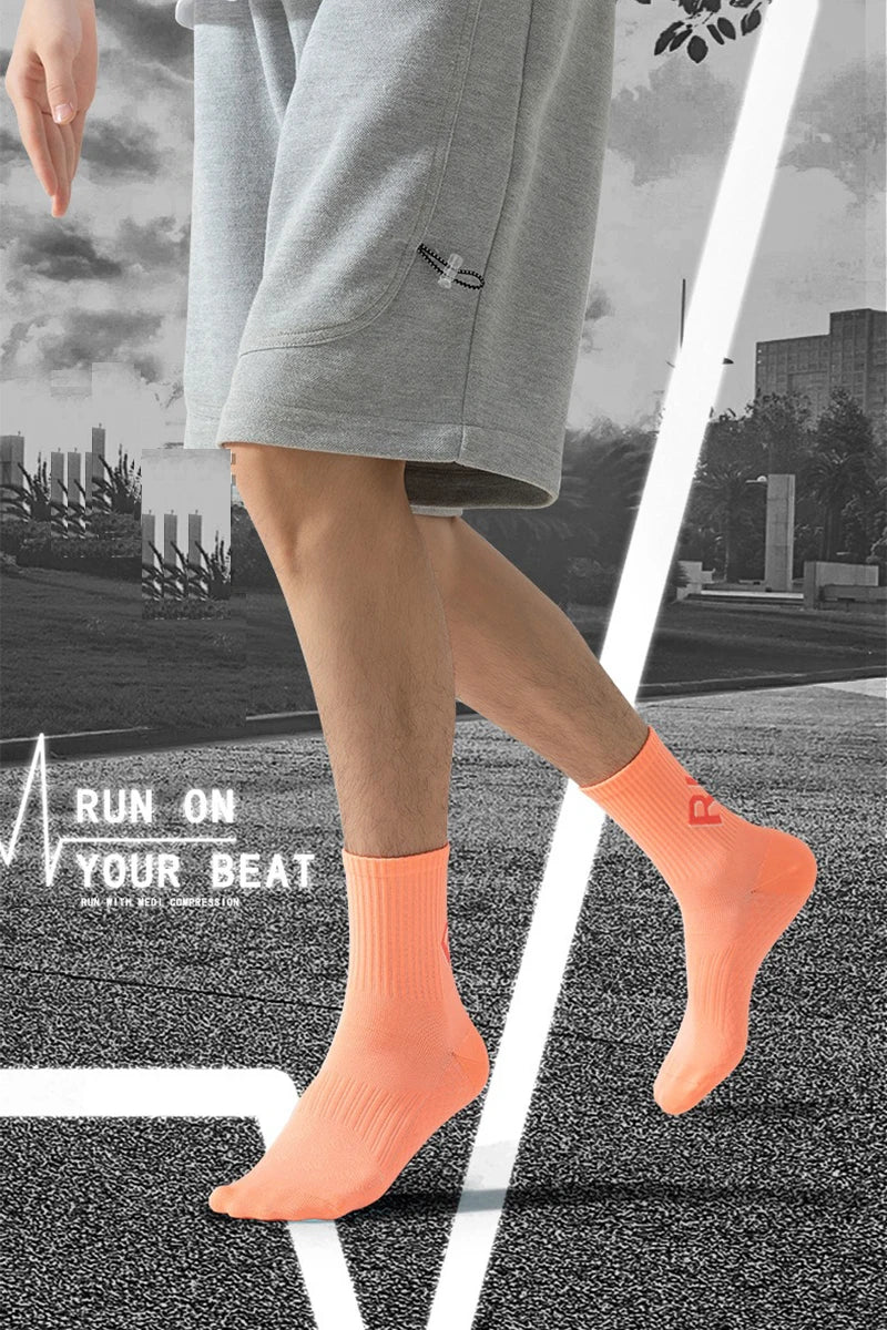 Running Socks for Men & Women – Quick-Dry Middle Tube Crew Socks for Marathon, Cycling & Fitness Training