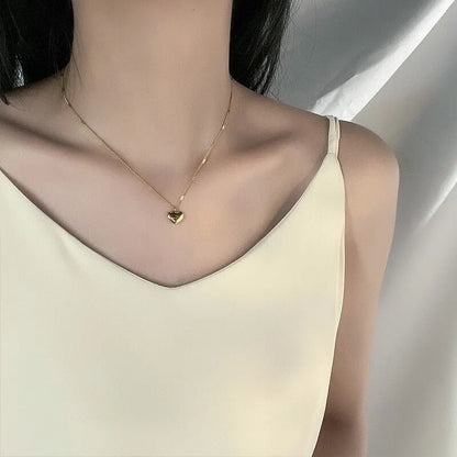 1pc Gold Color Peach Heart Necklace for Women Simple Fashion Love Engraved Collarbone Chain Holiday Gift