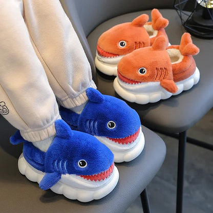 Pantuflas de peluche de tiburón de dibujos animados para niños, cálidas, antideslizantes, zapatos de casa de invierno para niños y niñas