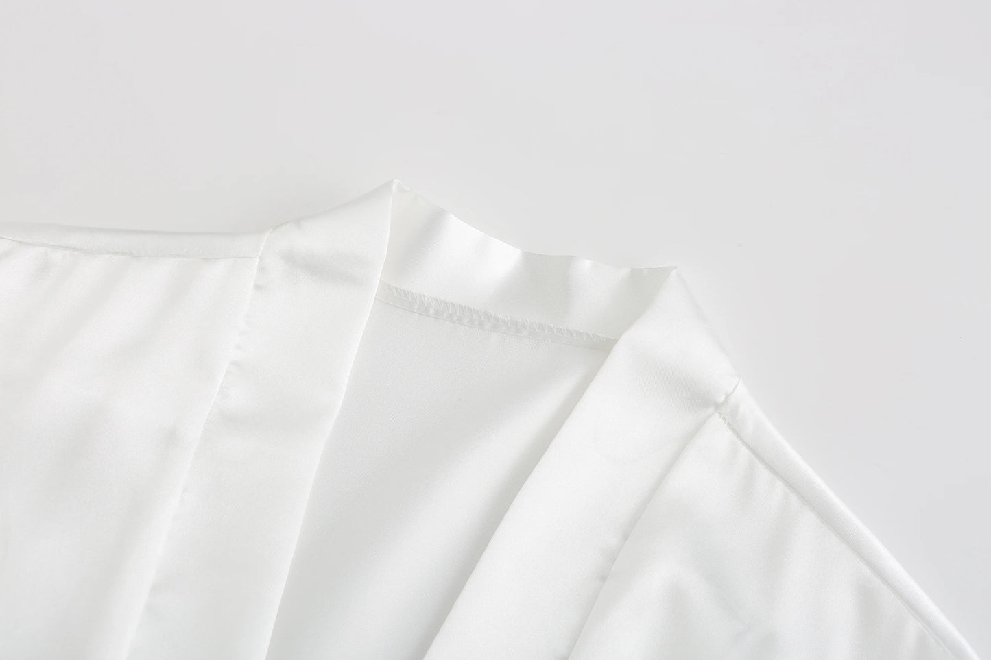 Bata de satén para mujer – Batín sedoso corto para dama de honor para la novia y fiesta de bodas | Kimono elegante para dormir
