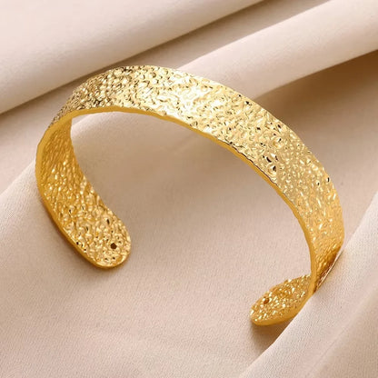 Stainless Steel Open Flower & Leaf Bangle Bracelet – Gold Geometric Cuff Bracelet for Women & Men | Minimalist Fashion Jewelry