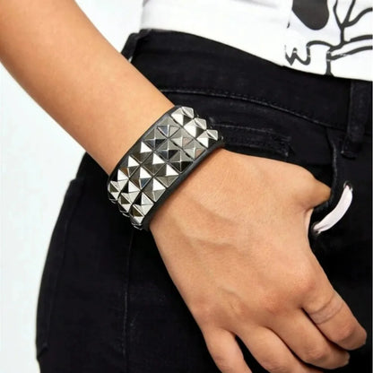 Pulsera de remaches de uñas estilo punk – Pulsera gótica con tachuelas de hip hop para hombres y mujeres | Regalo de joyería de moda rock para Navidad y el Día de San Valentín