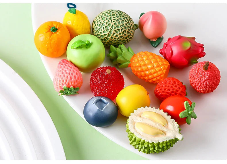 Lot de 10 mini figurines de fruits – Miniatures de fruit du dragon, noix de coco, melon d'eau, orange, pomme, banane et ananas pour la décoration de jardin miniature, les scènes de maison de poupée, les pots de plantes et les loisirs créatifs