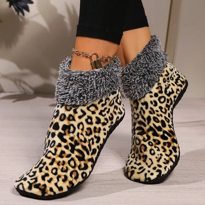 Leopard Print Floor Socks – Warm Fall & Winter Home Socks for Women & Men, Soft Snow & Carpet Slipper Socks with Non-Slip Sole
