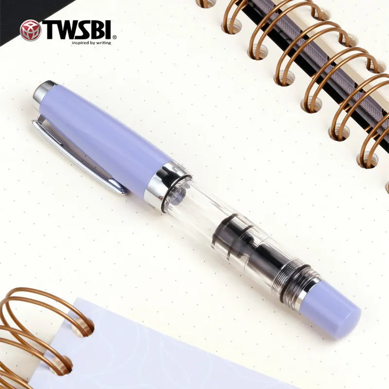 Set de pluma estilográfica TWSBI Diamond 580 Mini Lavanda Púrpura – Edición Limitada con caja de tinta de regalo, pluma de escritura premium para diario, caligrafía, negocios y colección de papelería