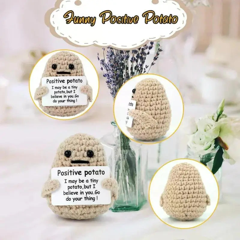 Poupée câlin pomme de terre à énergie positive – Mini ami de poche tricoté en laine, fait à la main, avec carte, cadeau de Noël amusant et décoration de chambre