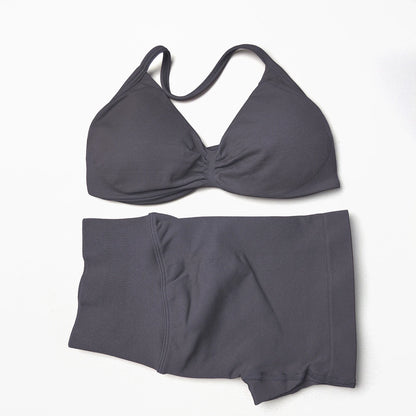 Seamless 2-Piece Yoga Sports Set – Strappy Halter Crop Top with Removable Pads & Quick-Dry Backless Shorts for Gym and Fitness