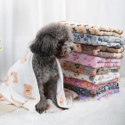 Soft Fluffy Pet Blanket – Warm Flannel Dog & Cat Sleeping Mat with Cute Paw Print Pattern, Cozy Comfortable Pet Bedding