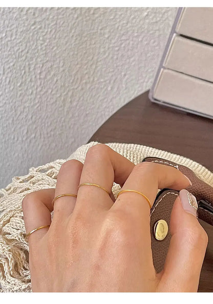 Anillo de Acero Inoxidable 316L Chapado en Oro PVD de 18K Ultrafino – Banda Apilable Minimalista de 0.5mm Resistente al Deslustre para Mujer