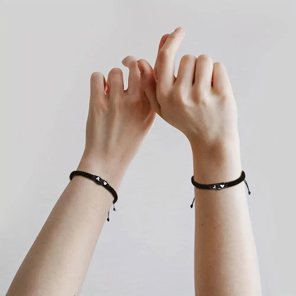 Pulsera Corazón Inicial Personalizada – Pulsera de Cuerda Trenzada Hecha a Mano con Letras de la A a la Z para Hombres y Mujeres | Regalo de Joyería para Parejas y Amigos
