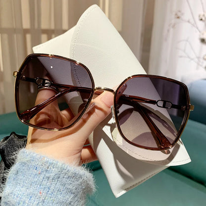 Women's Polarized Sunglasses – Oversized Retro Square Frames with UV400 Protection & Gradient Lenses, Stylish Fashion Eyewear