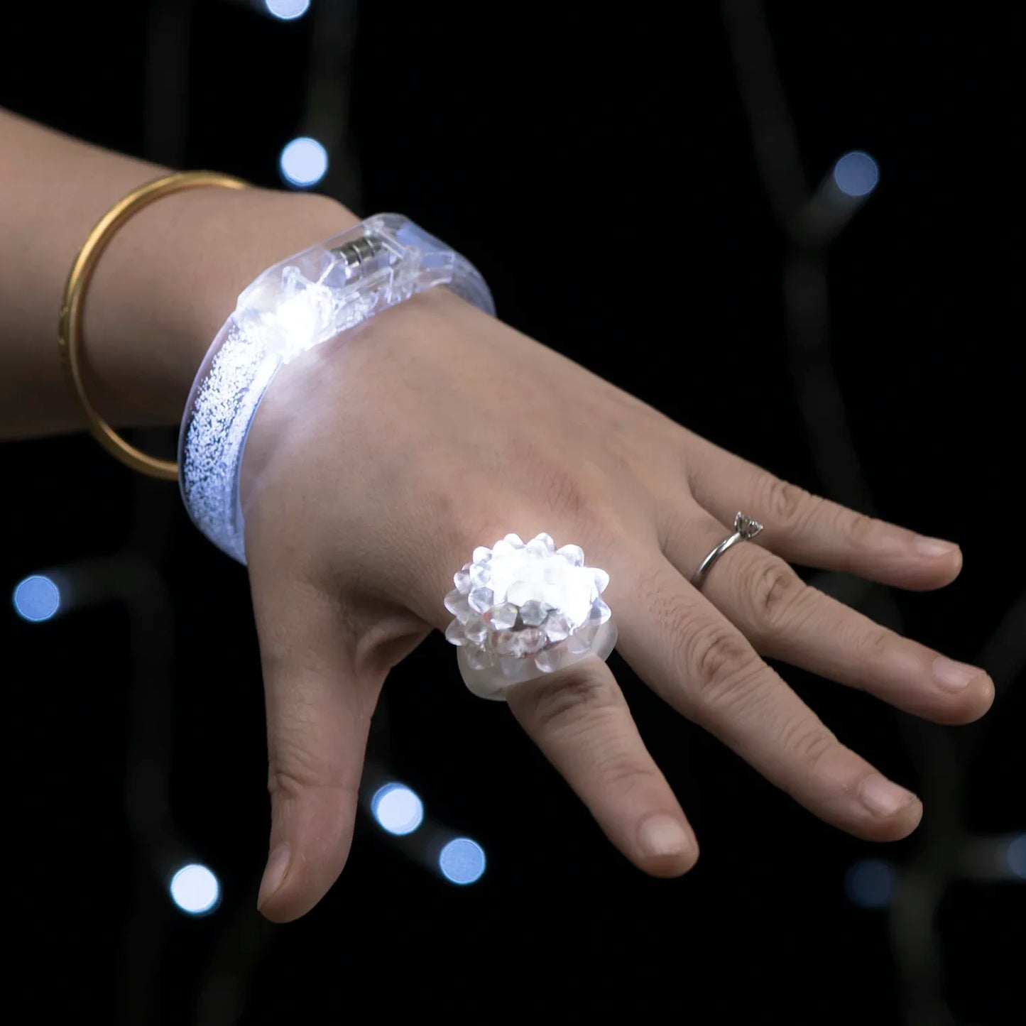 Juego de recuerdos LED para bodas – Gafas luminosas, pulseras que brillan en la oscuridad y anillos parpadeantes para bodas