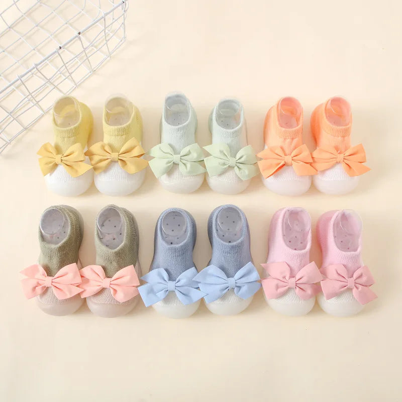 Zapatos y calcetines primeros pasos para bebés – Bonitas zapatillas de dibujos animados para bebés con suela de goma suave para niños y niñas