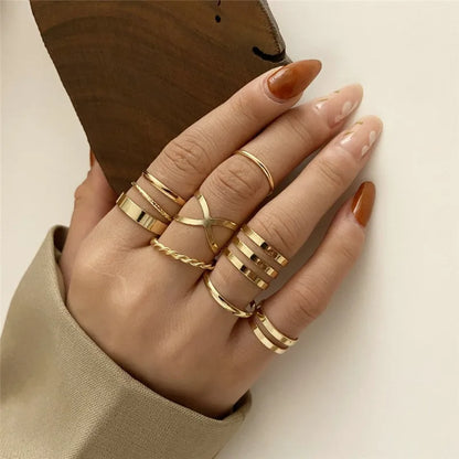 Juego de anillos bohemio dorado para mujer – Anillos apilables de cristal con diseño de amor, corazón, luna, flecha, flor y letra | Regalo de joyería bohemia para boda