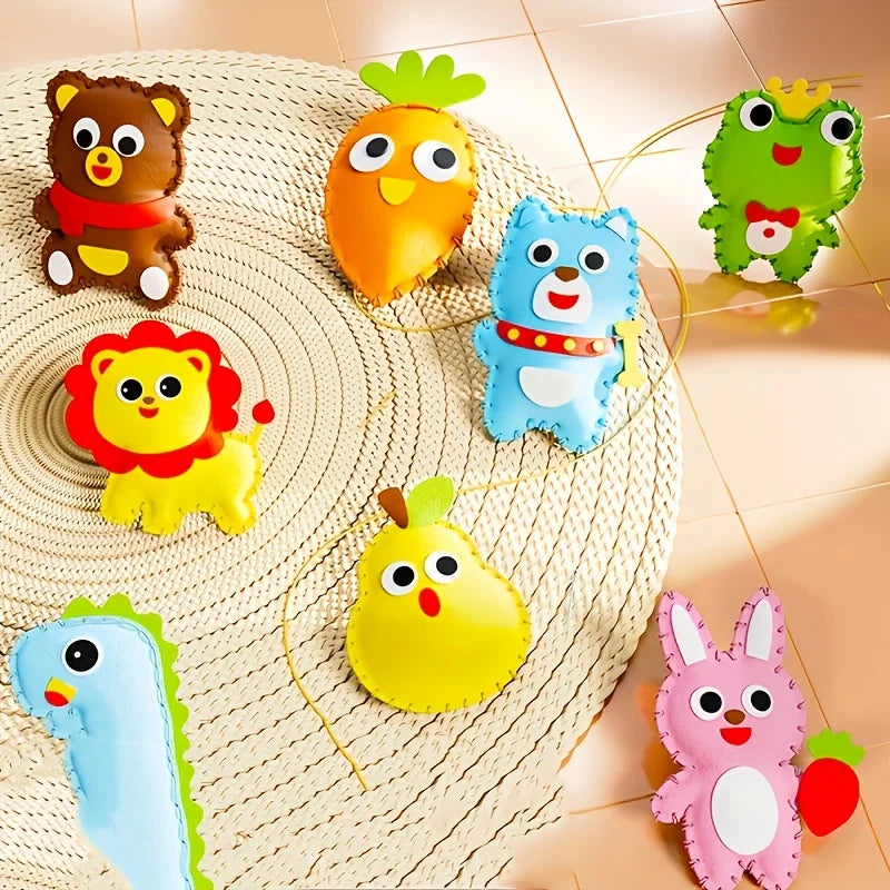 Kit de couture et de broderie 8 pièces pour débutants – Kit de loisirs créatifs d'animaux à fabriquer avec tissu, aiguilles et fil pour enfants, apprentissage de la couture, cadeau artistique créatif
