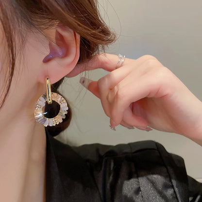 Retro Diamond Studded Ear Cuff – Geometric Hollow-Out Rectangular & Circular Design, Elegant Women's Statement Jewelry for Banquets