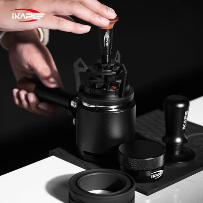 IKAPE V3 Herramienta WDT para Espresso – Agitador de café giratorio con embudo dosificador y soporte, Herramienta de distribución de espresso para baristas, Posos de café y accesorios para cafetería casera