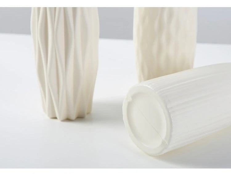 Nordic Modern Plastic Flower Vase – Minimalist Decorative Vase for Fresh Flowers & Home Décor