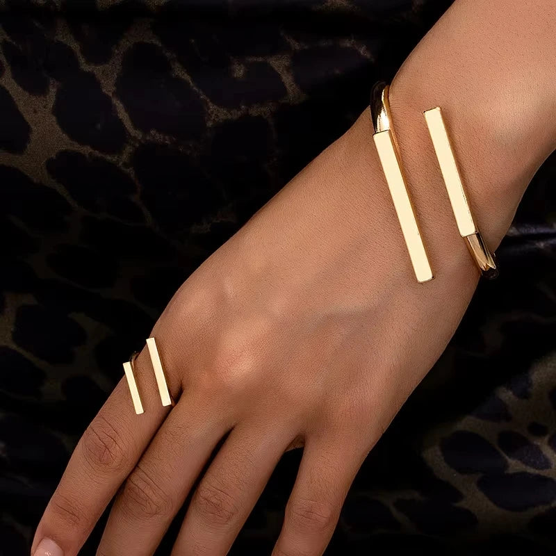 2Pcs Women’s Fashion Geometric Open Bracelet Ring Set Simple Design Trend Holiday Party Gift