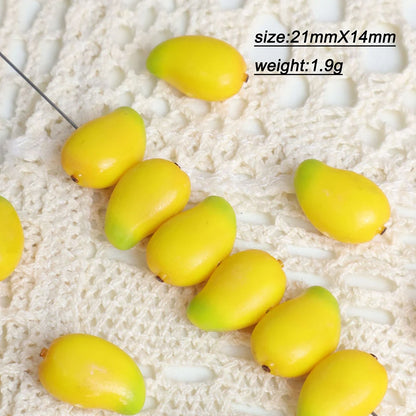 5 cuentas de resina de mini frutas – Bonitos dijes 3D de manzana y fresa para hacer joyas, pulseras, collares, colgantes y accesorios de manualidades