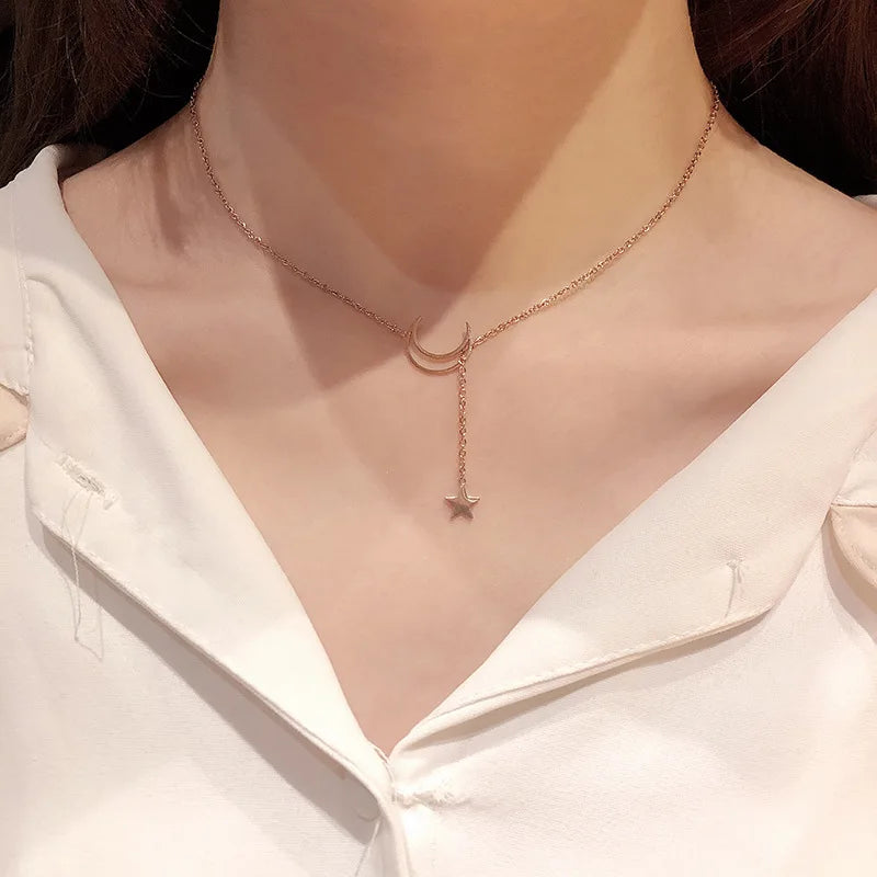 Gargantilla con colgante de luna y estrella dorada – Cadena minimalista de aleación con dije para mujer | Regalo de joyería de moda para fiesta