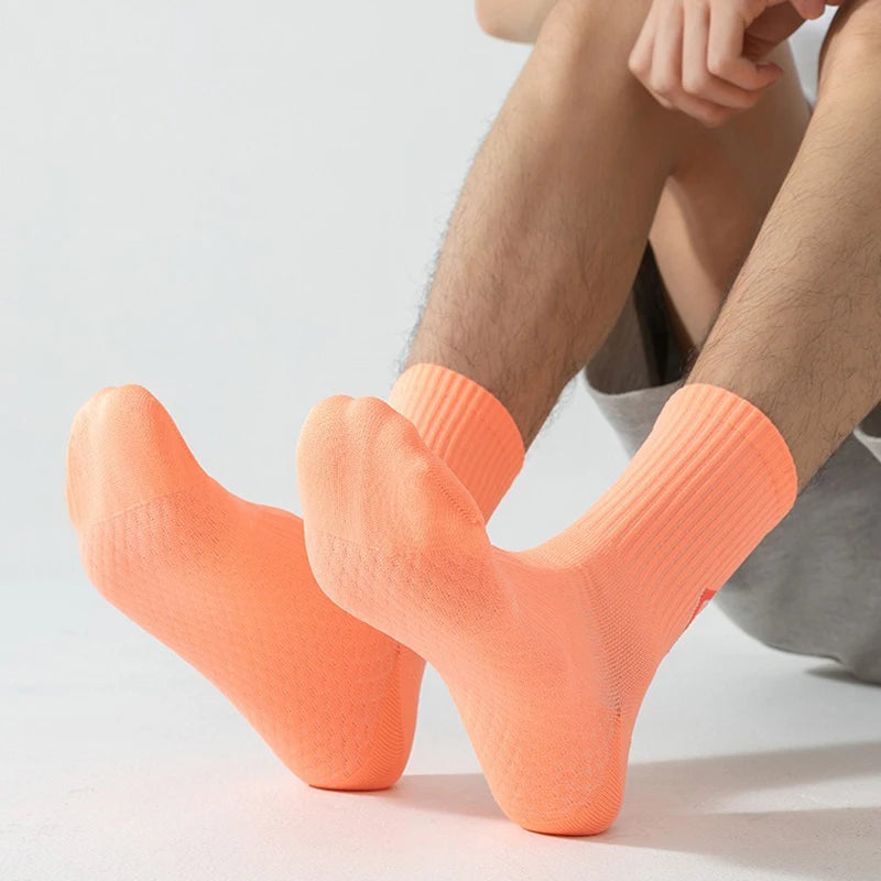 Running Socks for Men & Women – Quick-Dry Middle Tube Crew Socks for Marathon, Cycling & Fitness Training