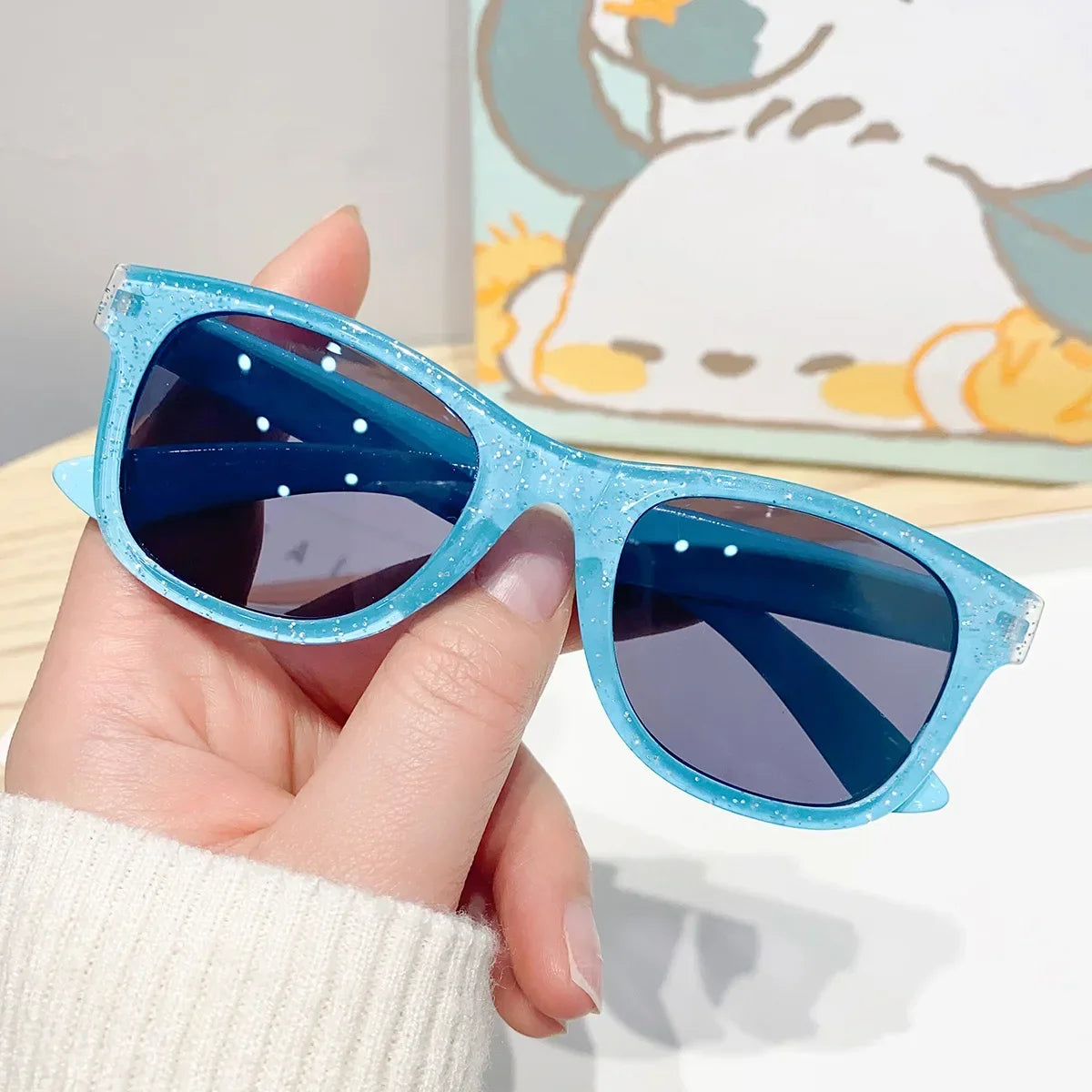 Kids' Colorful Shiny Sunglasses – Trendy & Cute Fashion Eyewear for Girls, Bright New Year Shades for Children's Outdoor Wear