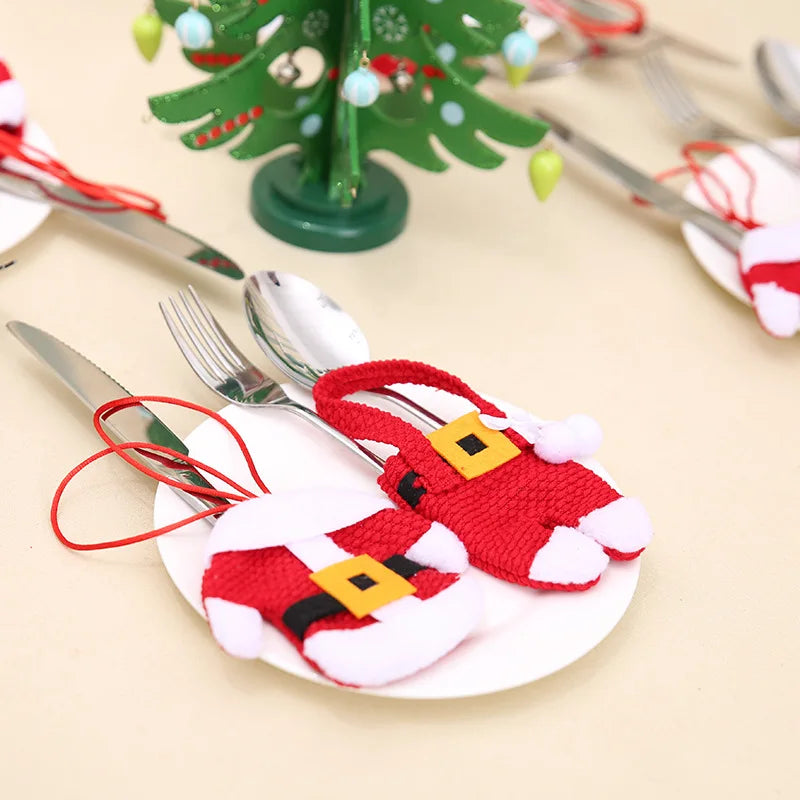 6PCS Santa Suit Cutlery Holders – Christmas Silverware Pocket Bags for Tableware, Xmas & New Year Party Table Decor