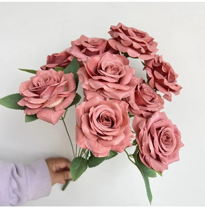 Ramo de rosas de diamantes de 9 cabezas – Rosas artificiales sintéticas con detalles de diamantes brillantes, arreglo floral realista para boda, decoración del hogar, sala de estar y regalo