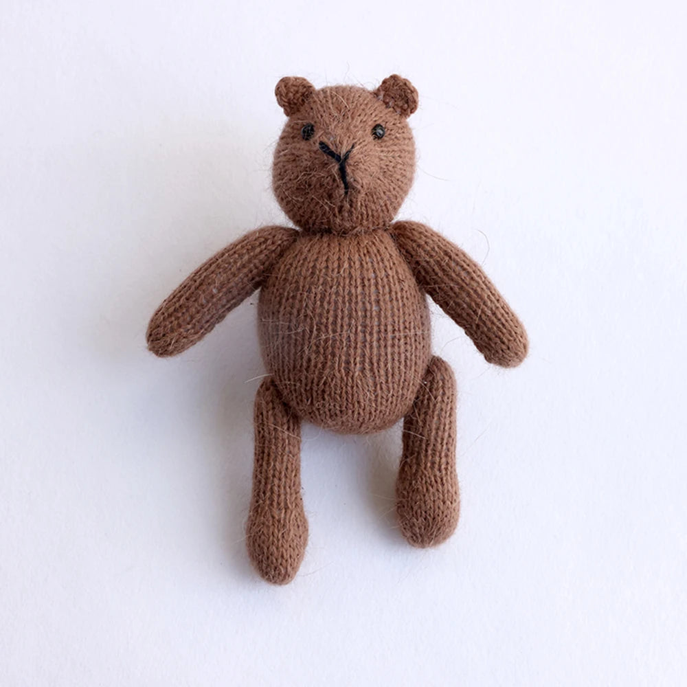 Accessoire Photo Ours en Peluche Tricoté Fait Main – Adorable Poupée Animal en Mohair au Crochet pour Séances Photo de Nouveaux-Nés & Stylisme Studio