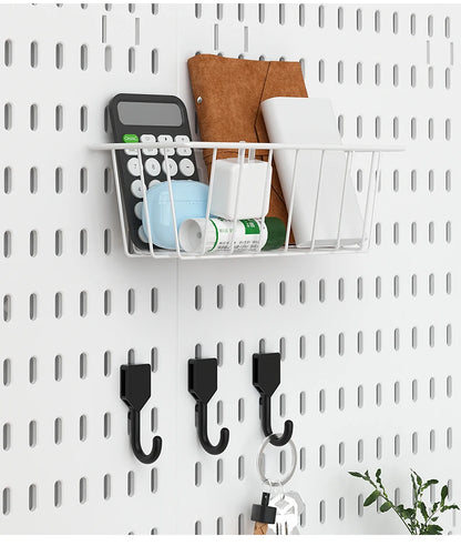 Kit de organización modular de pared con tablero perforado (Pegboard) para bricolaje – Paneles de almacenamiento colgantes sin taladro para cuartos de manualidades, oficina y organización del hogar