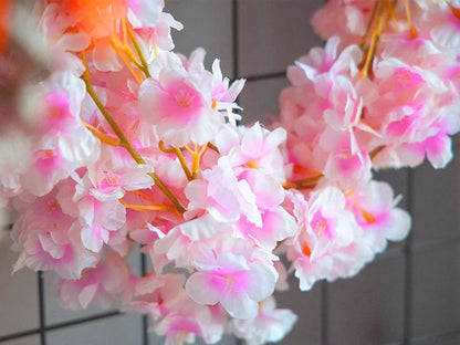 180cm Artificial Sakura Flower Vine – Realistic Faux Cherry Blossom Garland for Wedding Arches, Garden Décor, Party Decorations, Christmas & DIY Floral Projects