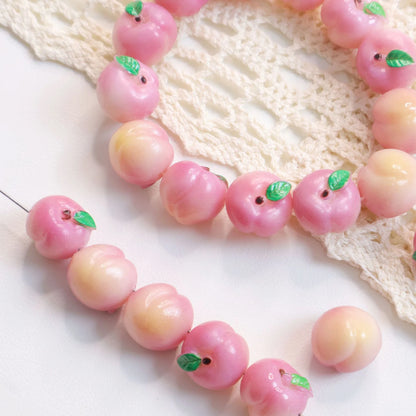 5 cuentas de resina de mini frutas – Bonitos dijes 3D de manzana y fresa para hacer joyas, pulseras, collares, colgantes y accesorios de manualidades
