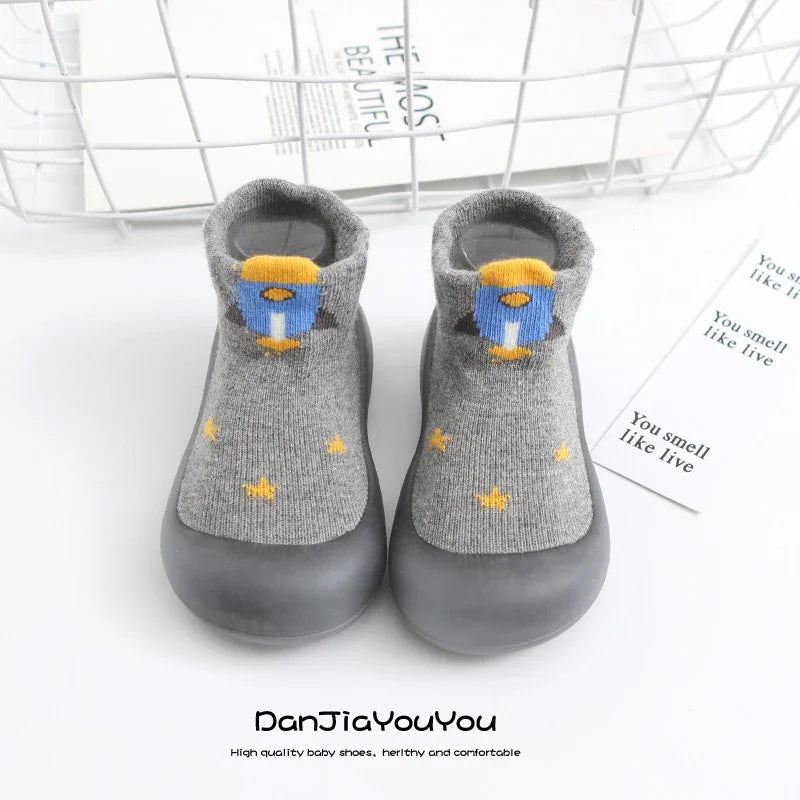 Zapatos y calcetines primeros pasos para bebés – Bonitas zapatillas de dibujos animados para bebés con suela de goma suave para niños y niñas