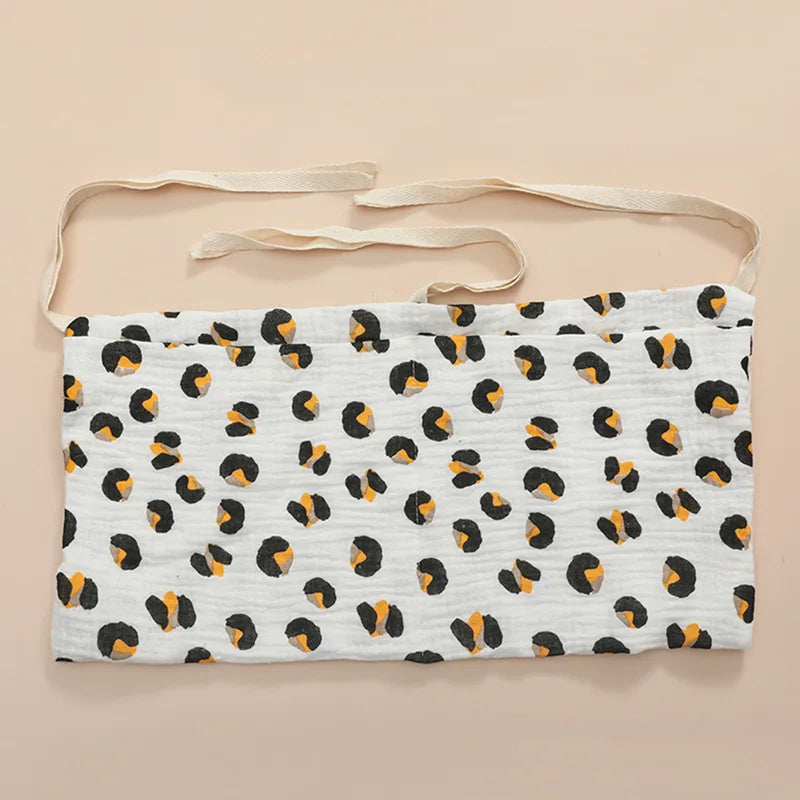 Organizador Colgante para Cuna de Bebé – Cesta de Almacenamiento para Mesita de Noche con 2 Bolsillos para Pañales, Juguetes, Ropa y Artículos Esenciales para Bebés