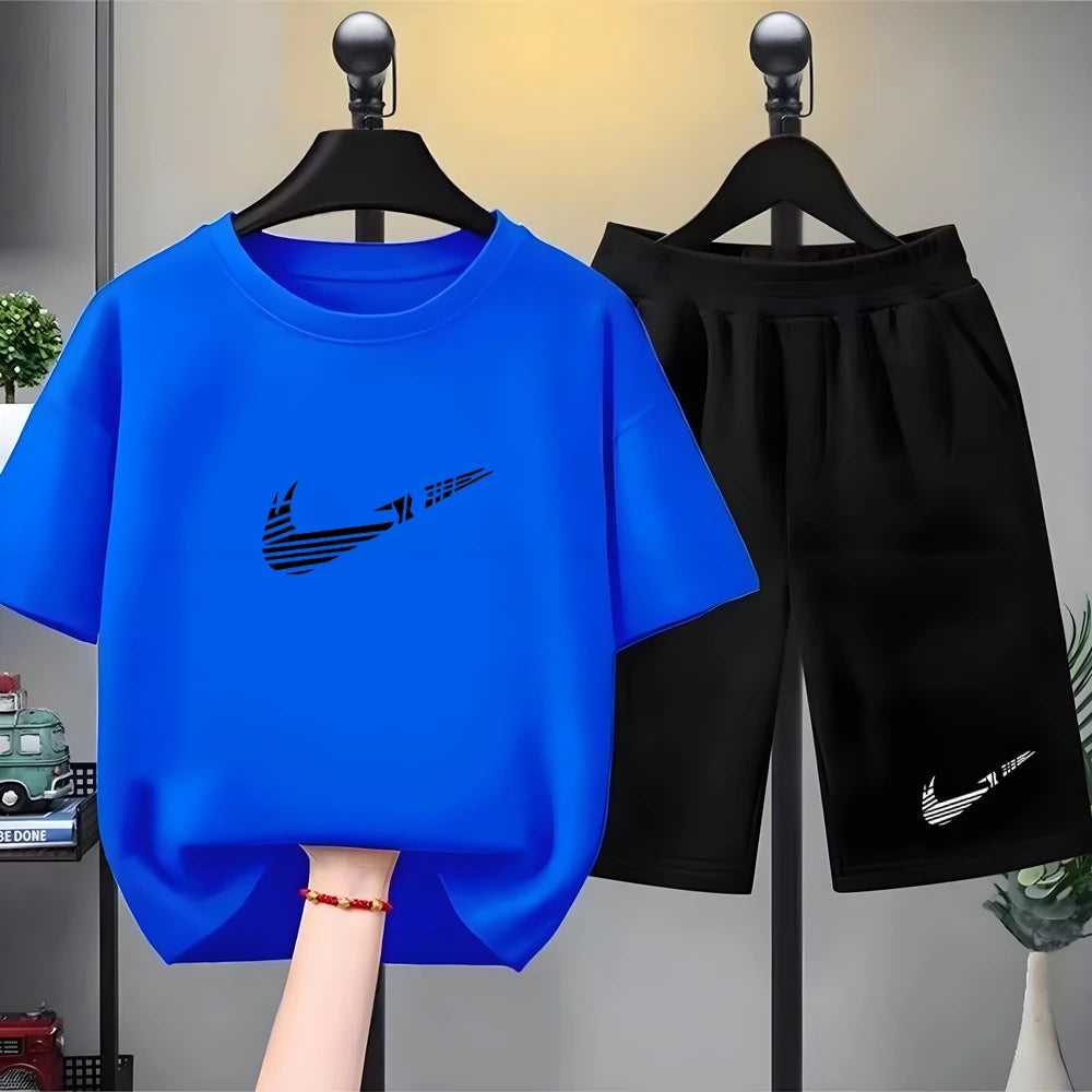 Conjunto de camiseta blanca y pantalón corto para niños. Atuendo informal de verano para niños y niñas de 3 a 12 años.