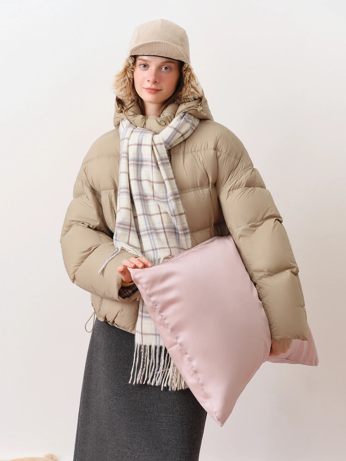 FSLE Women’s Hooded Puffer Jacket – Waterproof Quilted Winter Coat, Warm Oversized Short Bubble Jacket for Cold Weather
